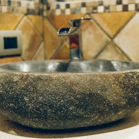 Aquila D'oro بيت ضيافة 4*